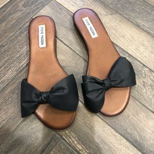 Steve Madden black leather flat sandals with bow